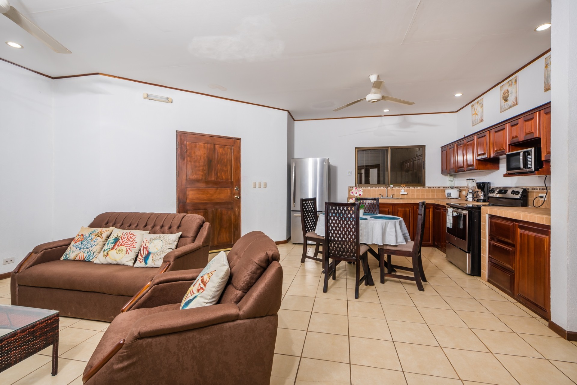 Casa Descanso Flamingo Beach Realty