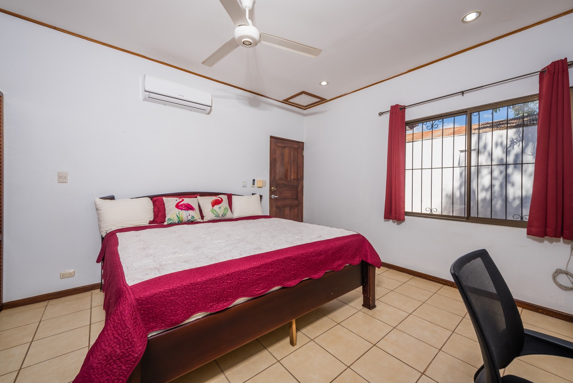 Casa Descanso Flamingo Beach Realty