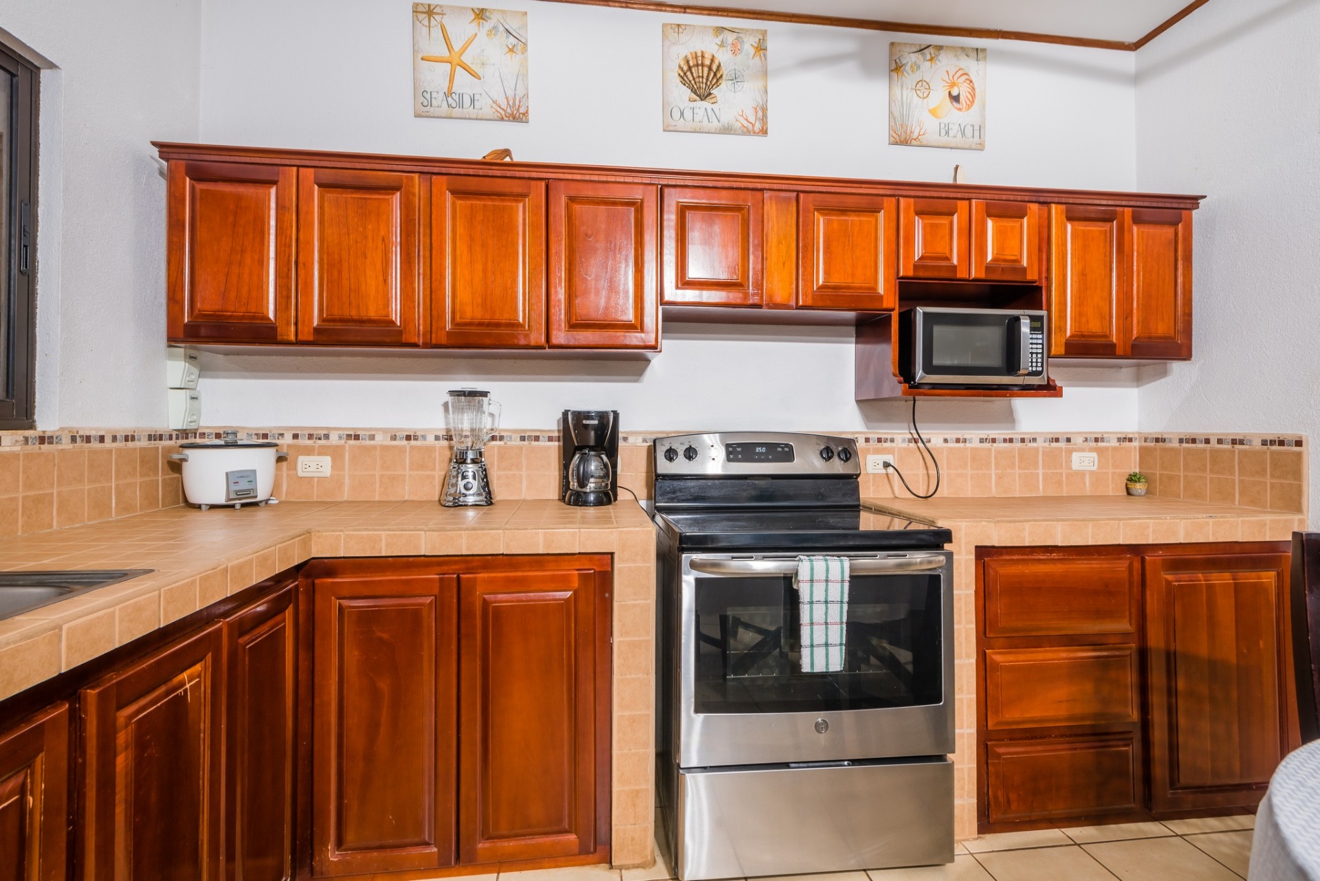 Casa Descanso Flamingo Beach Realty