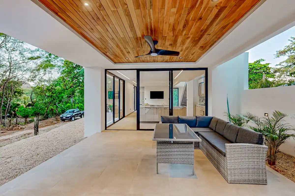 Casa Sabor Amar Tropical Modern Architecture Home in Lomas de Conchal