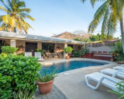 Guest House Apartments - Playa Flamingo, CR