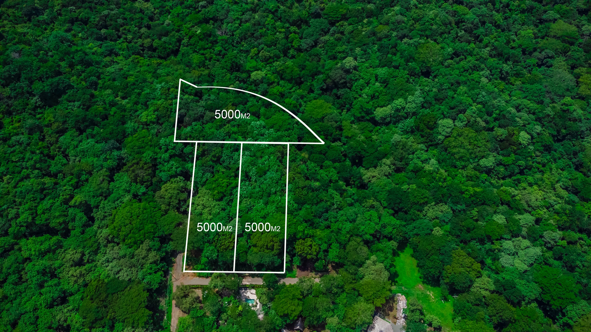 Three 5,000 m² lots in Santa Rosa outlined on an aerial photo
