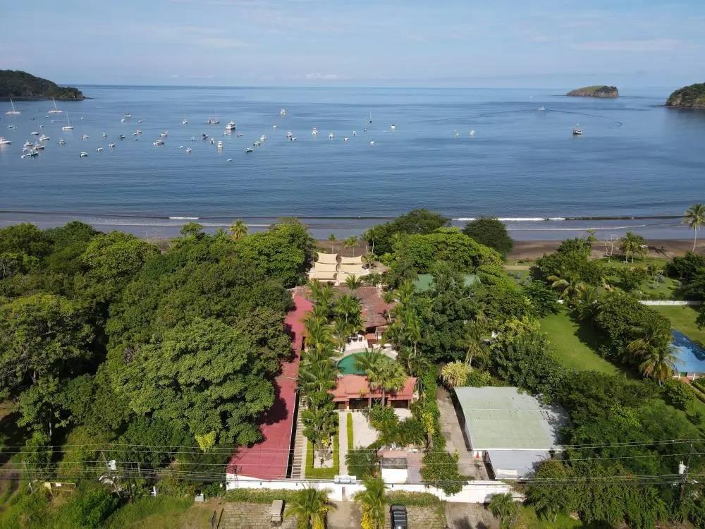 Cafe De Playa, Beachfront Hotel and Restaurant - Playas del Coco, CR