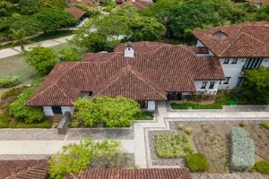 Los Malinches #11 - Hacienda Pinilla, CR