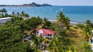 Vista Marina Beach House – Beachfront Residence - Playa Potrero, CR