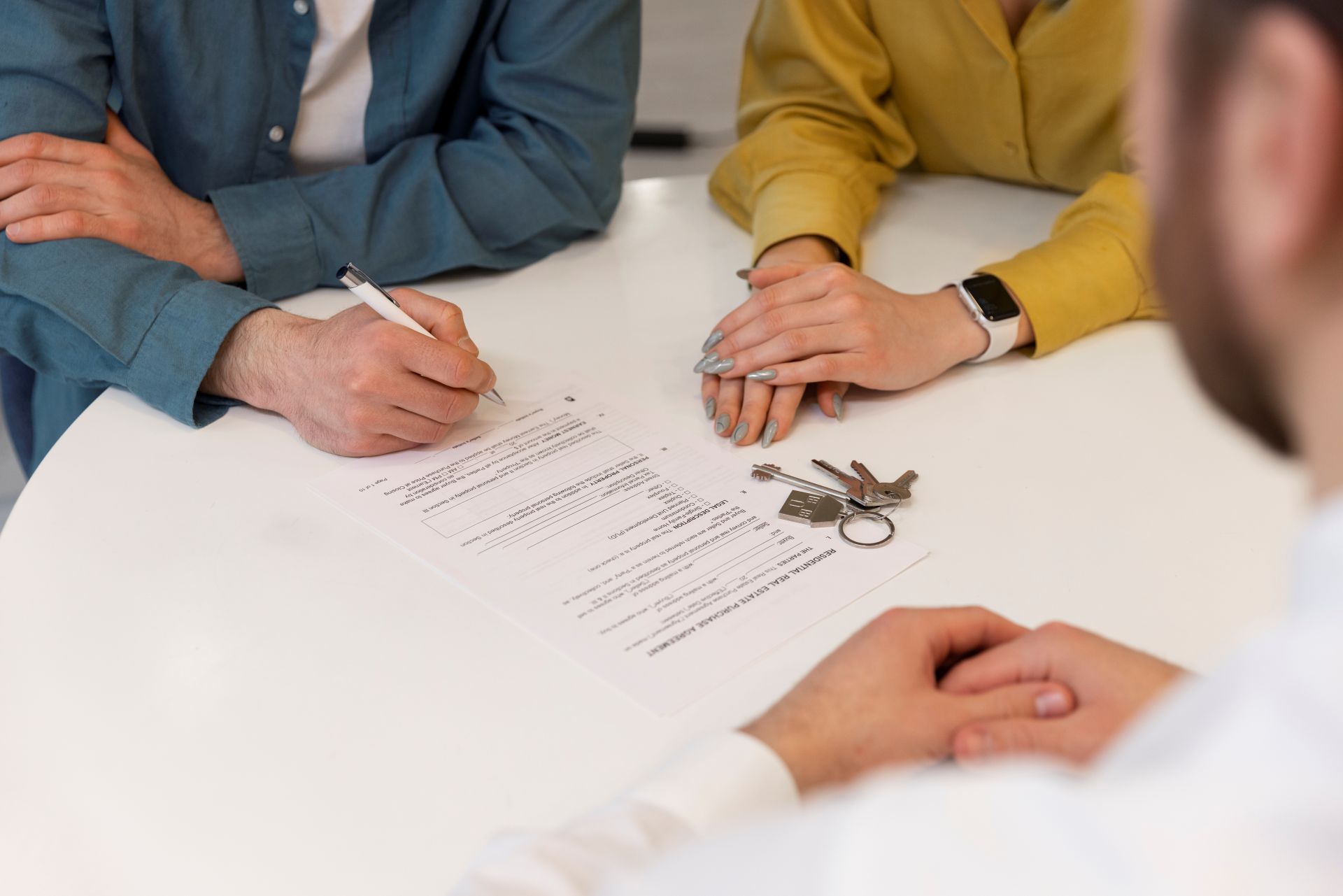 Costa Rica property title and notary documentation used during due diligence and closing costs for real estate purchases