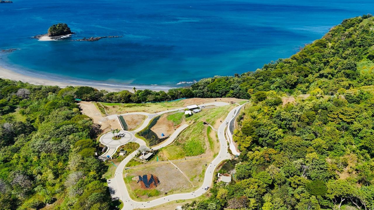 Oceanfront aerial of Cantomar Ocean Club, Playa Flamingo